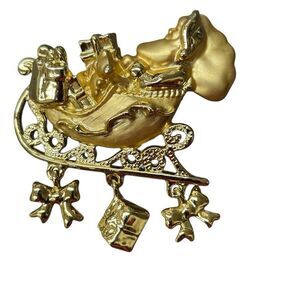 Dancraft Gold Tone Santa Clause In Sleigh Brooch Pin